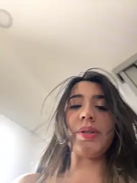 Michelle Zoe online show from October 16, 6:38 am