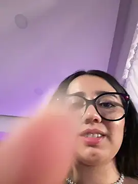 Michelle Zoe online show from May 23, 5:39 am