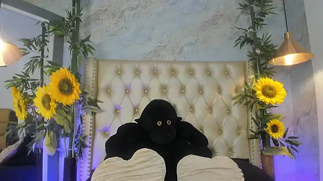 LittleeJaz online show from May 14, 2:50 am