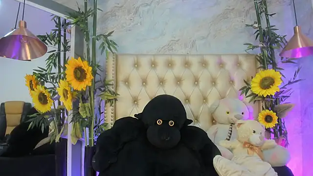 LittleeJaz online show from May 2, 4:49 am