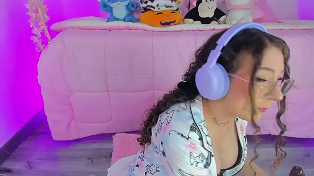 hannacutegod online show from June 6, 7:03 am