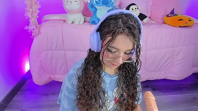 hannacutegod online show from March 18, 6:18 am