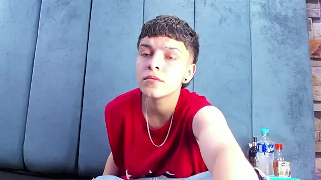 Megan Thompson  online show from March 26, 2:25 am