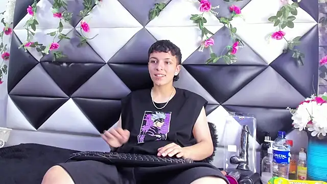 Megan Thompson  online show from November 29, 2:26 am