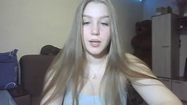 Snapshot of yourhoney_Lola_ chatting on October 20, 1:47 pm yourhoney Lola online show from October 20, 1:47 pm