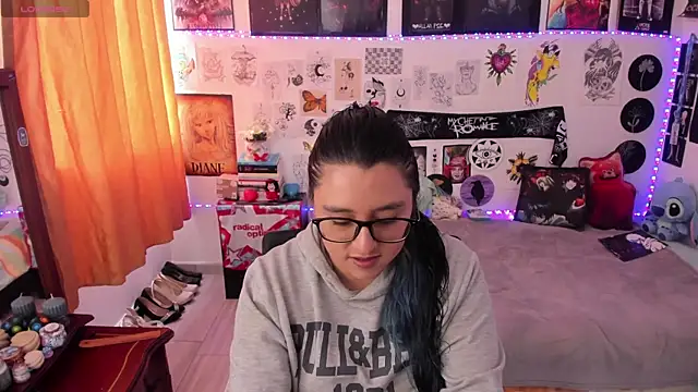 Cherry blush  online show from May 25, 9:14 pm