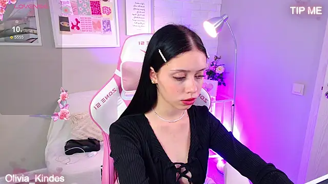 Olivia Kindes online show from September 17, 5:11 pm