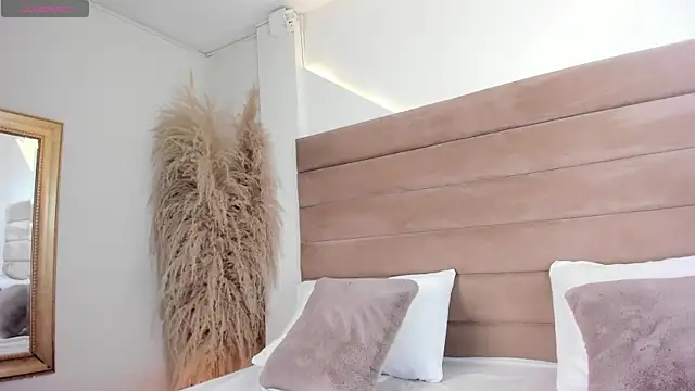 QetziaStoun online show from October 29, 5:37 pm