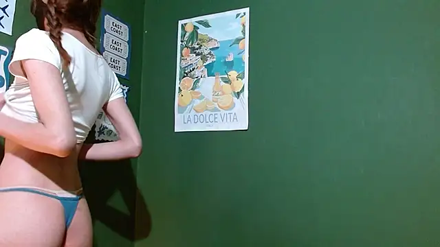 Roxiehood online show from November 11, 1:45 am