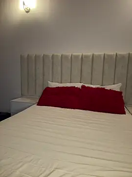 Mia Roswell online show from April 1, 2:56 am