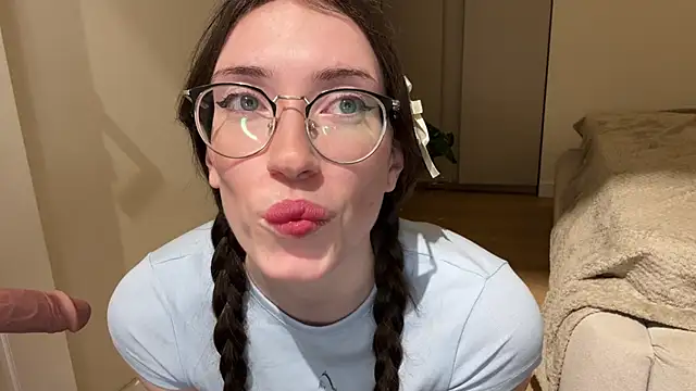 Kelly Berry   online show from April 8, 6:21 pm