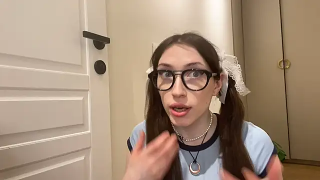 Kelly Berry   online show from March 23, 7:31 pm