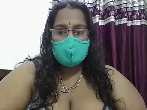 Snapshot of Reena-gowda chatting on September 9, 6:19 pm Reena-gowda online show from September 9, 6:19 pm