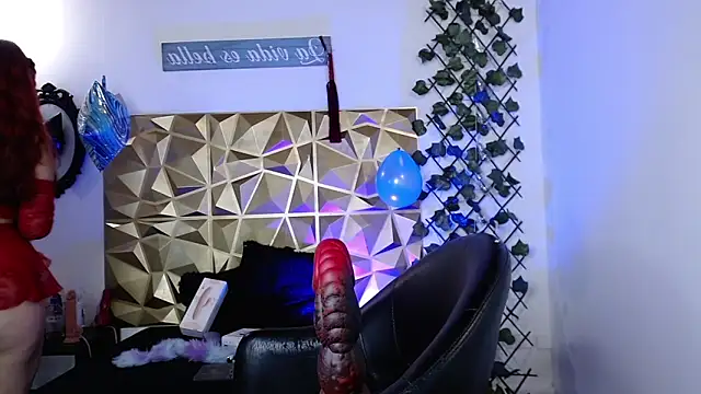 lunaBloom1 online show from September 19, 1:54 pm