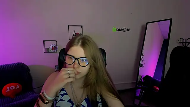 foxy tease  online show from September 24, 10:20 pm