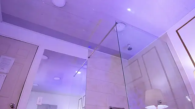 AllyPretty- online show from October 21, 8:35 pm