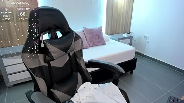 megara x  online show from October 18, 11:39 pm