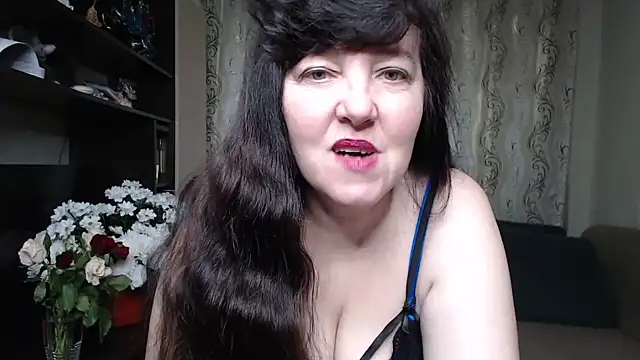 Illusionq online show from May 9, 11:01 am