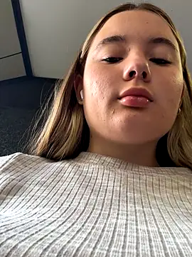 Snapshot of StephanieMur chatting on September 12, 4:57 am StephanieMur online show from September 12, 4:57 am