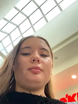 Snapshot of StephanieMur chatting on September 13, 5:59 am StephanieMur online show from September 13, 5:59 am