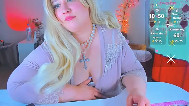 VanessaHayees online show from May 13, 6:08 am