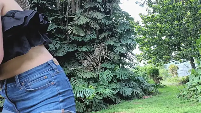 Angiehuston1 online show from May 21, 1:53 pm