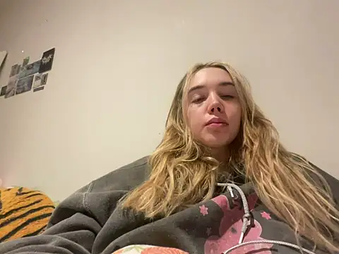 violetcutie online show from September 20, 9:57 pm