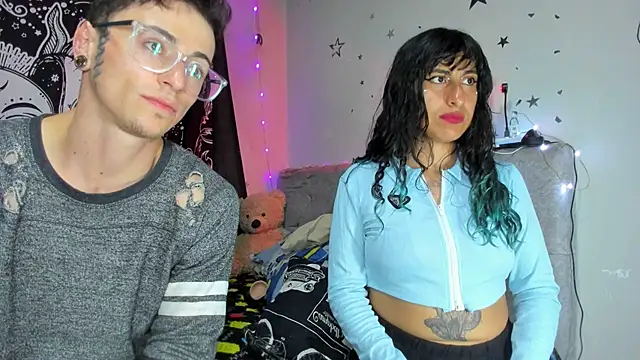 puepleholly online show from April 4, 1:37 am