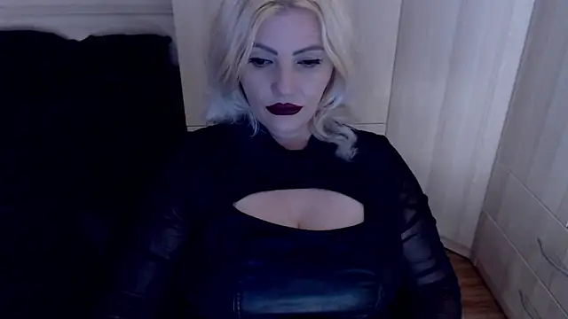 demisweet online show from June 15, 10:43 pm