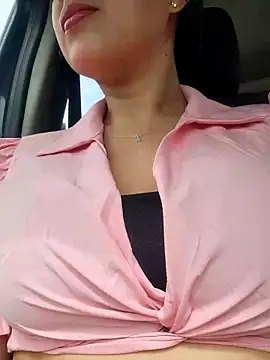 CrisMarulanda online show from October 14, 2:52 pm