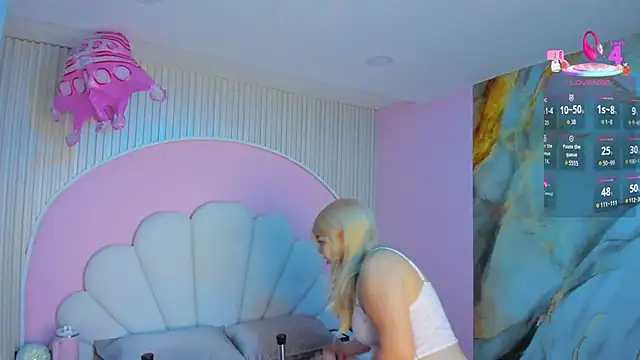 hinata dolly online show from April 7, 11:12 am