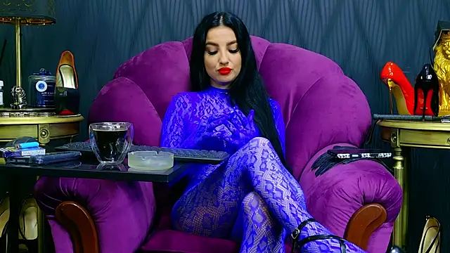VivianReeve online show from June 29, 1:00 pm