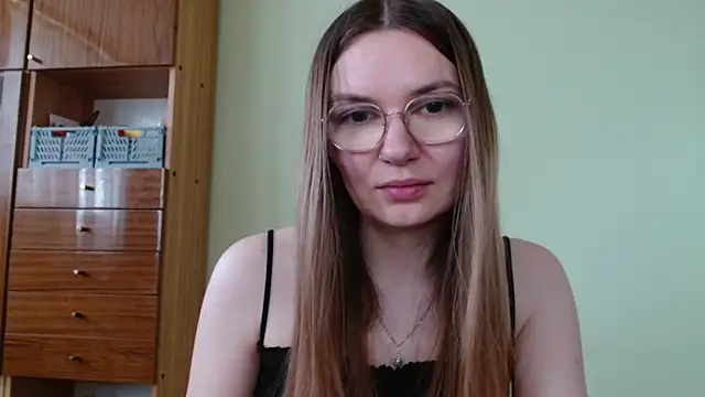 LooveELLYx online show from May 15, 6:38 am