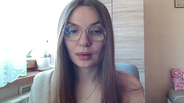 LooveELLYx online show from March 13, 7:31 am