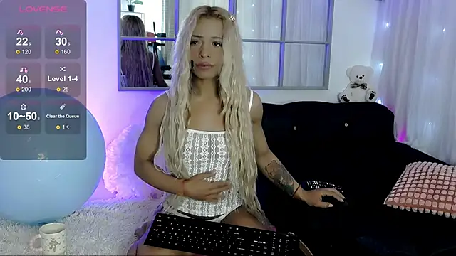 SarahRaynex online show from May 15, 10:51 am