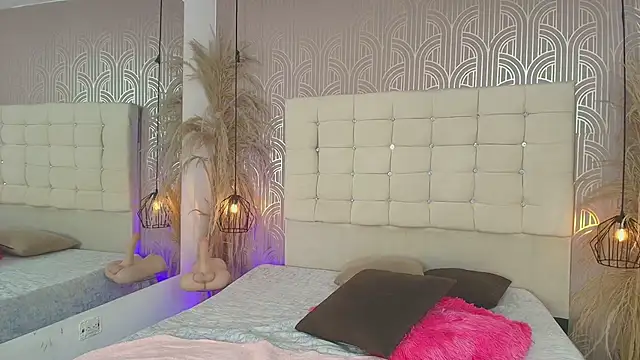 LexieBloom online show from January 8, 4:27 am