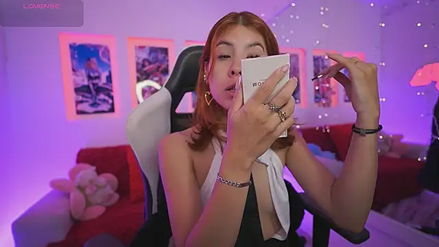 DahliaGrey online show from May 15, 11:57 am