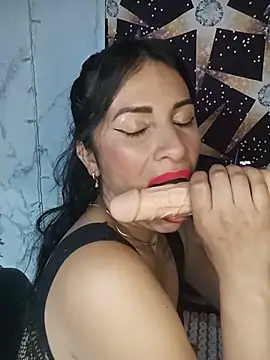 karinnahotdirty online show from May 14, 9:20 pm