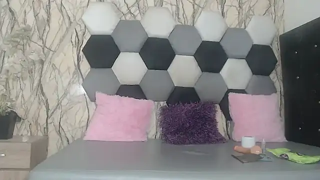 AntonellaBlanc online show from February 3, 6:22 am