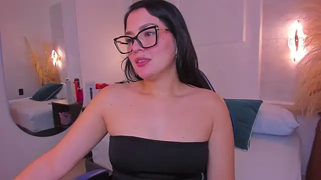 cristina gallardo online show from May 9, 2:46 am