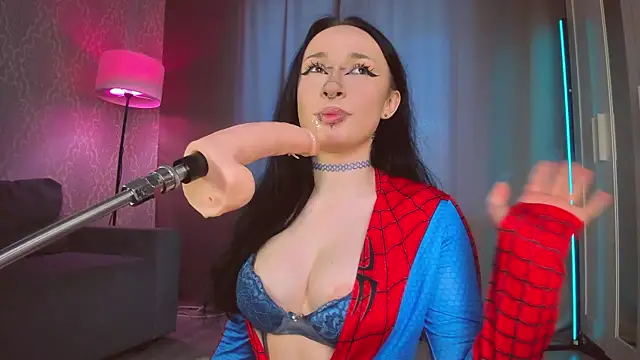 Juicy Vikki online show from May 17, 11:42 am