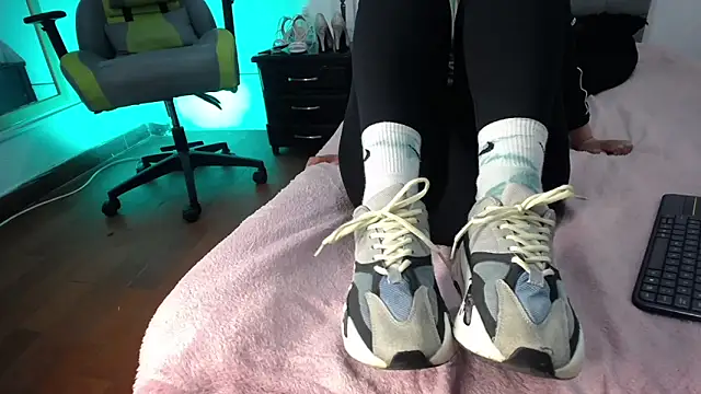 Esmeraldaa- online show from November 5, 3:34 am