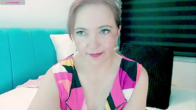 Kendraline1 online show from May 10, 1:07 am