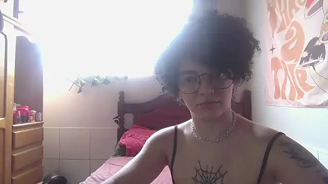 CamillyBlum online show from January 13, 2:32 pm