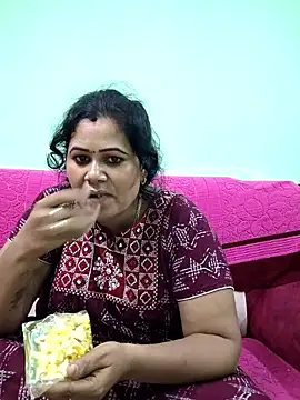 tamilaruvi online show from May 13, 6:57 pm
