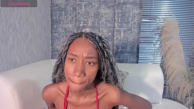 NathalyLeen online show from May 5, 8:45 pm