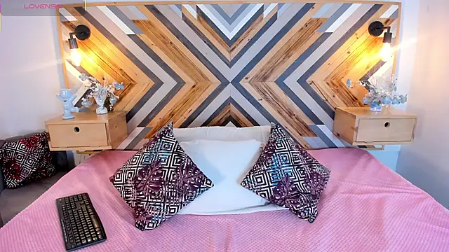 ZairaVanCleef online show from October 10, 8:25 pm