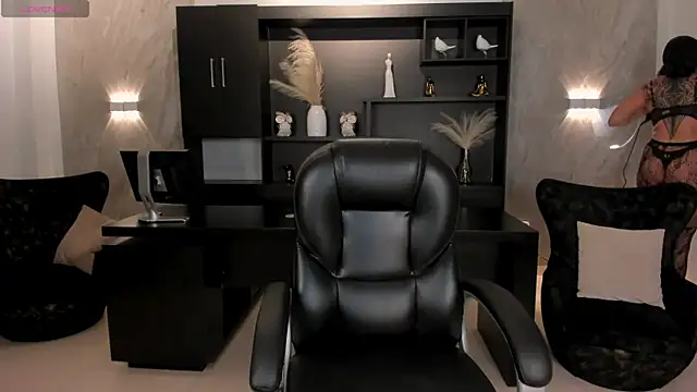 SarahYates online show from November 3, 5:11 am