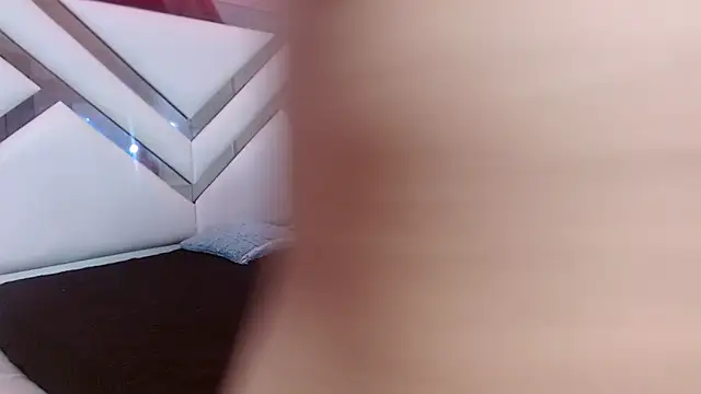 samara selene online show from December 18, 7:18 pm