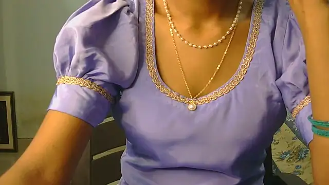 Aarti misty71 online show from May 6, 5:33 am